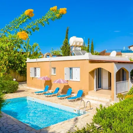 Lela Pente Villa *